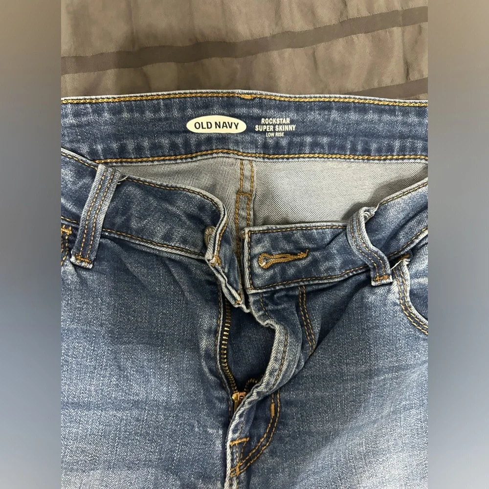 Old Navy RockStar Low Rise Super Skinny - Picture 4 of 7